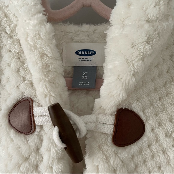 Old Navy Girl’s Hooded Poncho - Picture 4 of 7